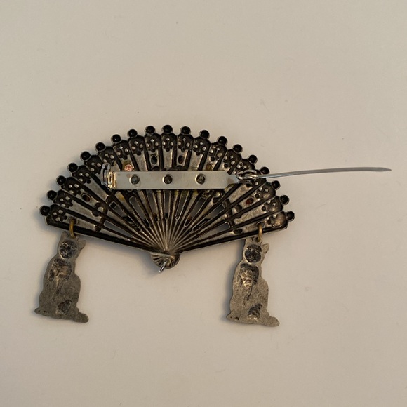 Vintage Fan Shaped Brooch with Angels Butterflies & Cats - Picture 5 of 9